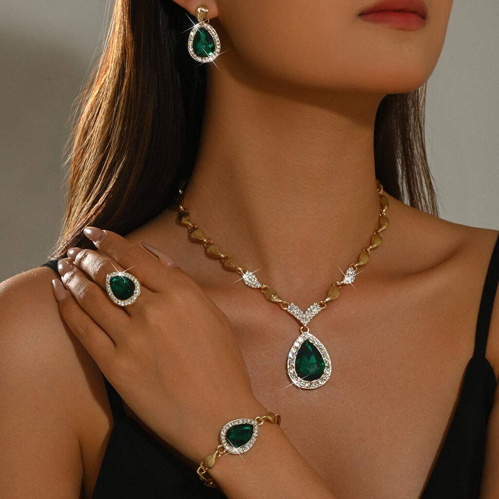 Women 4 Pcs Vintage Alloy Jewelry Set,Necklace And Earrings,Fashion Costume Accessories For Daily Party Occasion