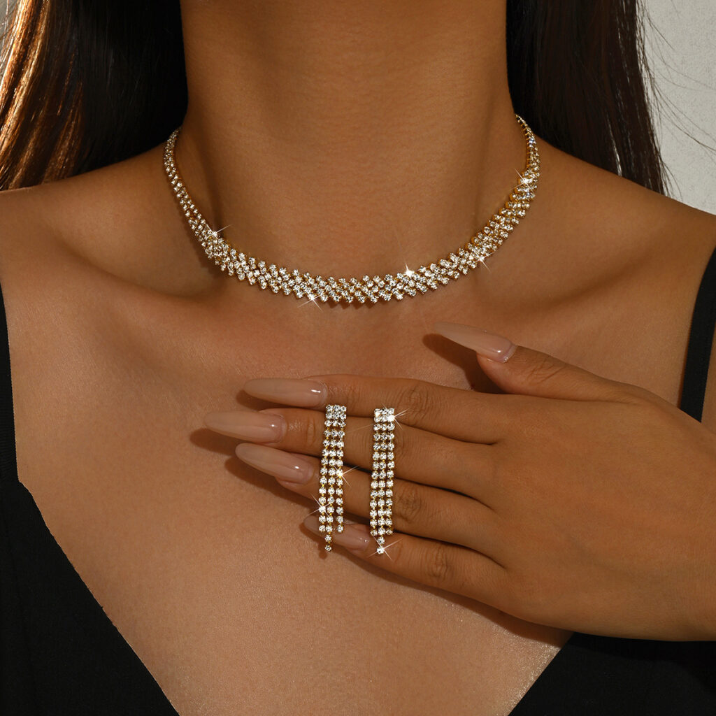Women 2 Pcs Simple Rhinestone Jewelry Set,Choker Necklace And Earrings,Shiny Costume Accessories For Daily Party Occasion
