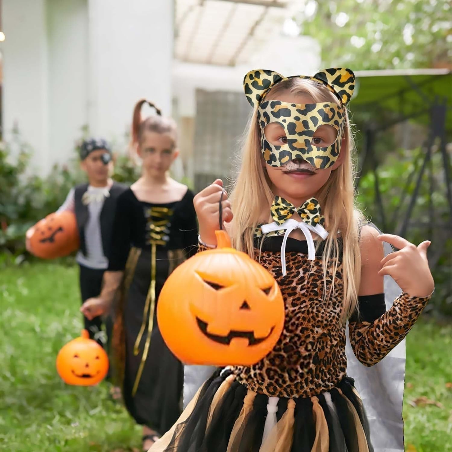 5-Piece Leopard Costume Set With Headband, Bow Tie, Tail, Mask, And Cape—a Wild Big Cat Outfit For Theme Parties And Carnival—Multi-Piece Party Gift Set - Image 2