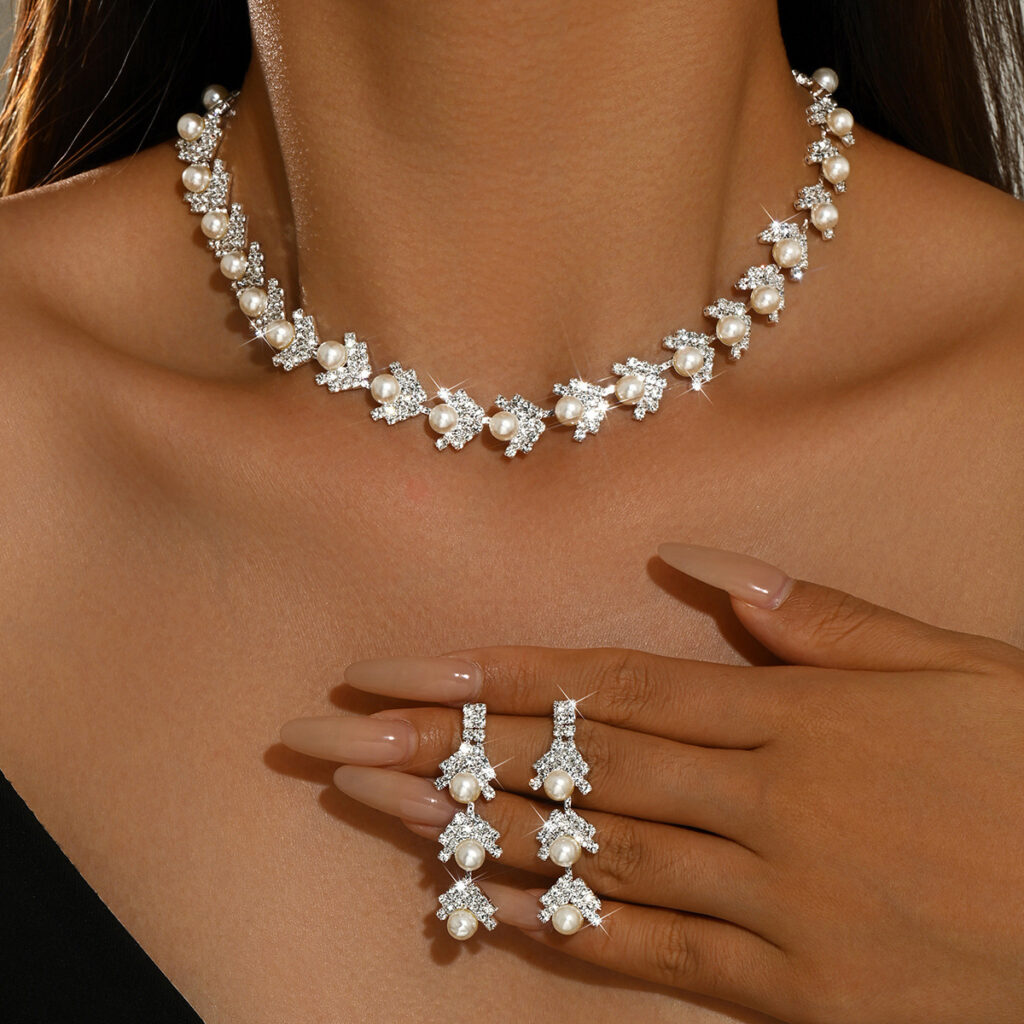 Women 2 Pcs Pearl Rhinestone Jewelry Set,Necklace And Earrings,Fashion European Style Costume Accessories For Daily Party Occasion